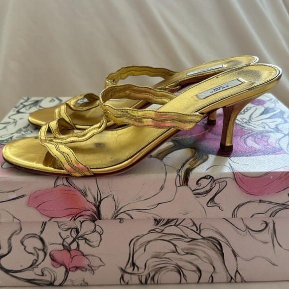 Prada Heels - Picture 5 of 10